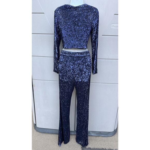 Guess by Marciano All Over Sequin Cropped Top & High Rise Flare Leg Pants Set XS - Picture 4 of 15